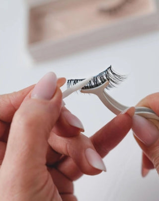 Pestanas artificiais numa tira 2d para utilização repetida Scrumptious Look Bamm!Lashes - 3