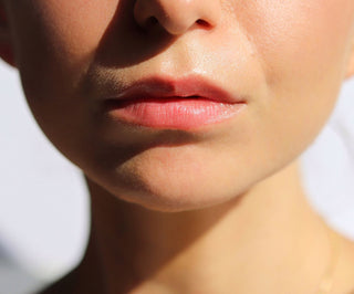 Bálsamo labial de morango para realçar a cor dos lábios e dar brilho Auna - 4