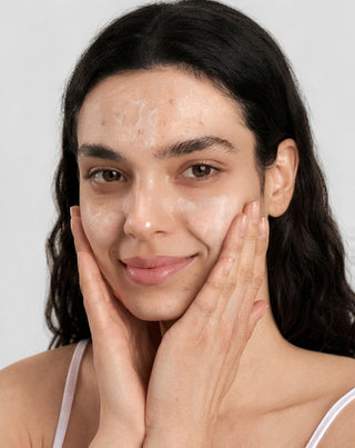 Peeling facial para pele acneica com niacinamida, pantenol, BHA e microgrânulos Anti-Acne Orphica Clinic - 2