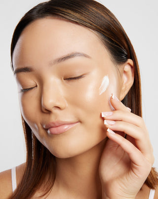 Creme de noite hidratante para o rosto com manteiga de cacau, óleo de tsubaki e aloé Uddo - 2