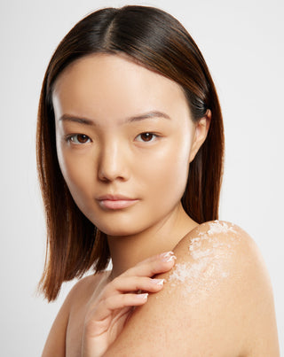 Esfoliante corporal de açúcar com óleo de macadâmia, manteiga de karité e óleo de abacate Uddo - 2