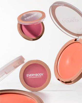 Um blush cremoso com uma fórmula Everybody London nutritiva - 3