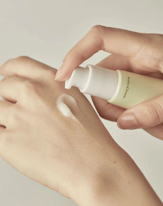 Sérum facial iluminador e suavizante Light On Serum com vitamina C e Centella Asiatica Beauty of Joseon - 2