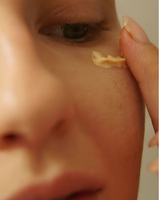 Creme de olhos iluminador de dia e de noite com cafeína e coenzima Q10 Manilu - 2