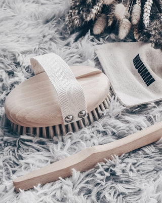 Escova de massagem corporal com madeira de agave, fibra de faia e bastão amovível n.º 2 Hhuumm - 2