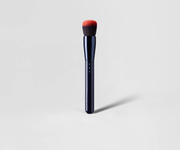 Pincel de base com dois comprimentos de cerdas para uma cobertura gradual N.º 8 Say Makeup