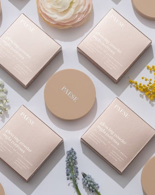 Névoa de pó iluminador e suavizante para um acabamento aveludado 13 bege dourado Paese - 3