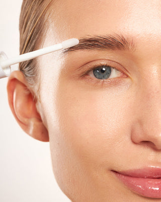 Condicionador de sobrancelhas espessante e fortalecedor com extrato de chá verde Nutridome - 2