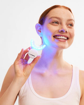 Kit de branqueamento dentário com lâmpada LED e gel de branqueamento Light & Bright Smilebite - 4