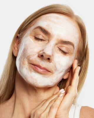 Máscara facial com efeito lifting, óleo de macadâmia e vitamina E para pele 50+ Aggie - 2