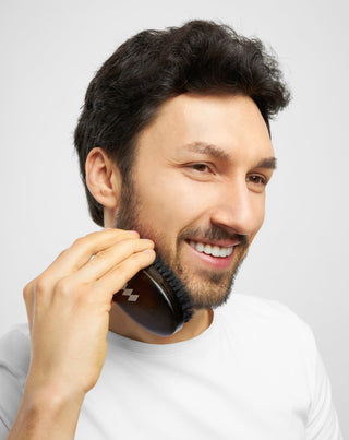 Pincel para a barba em madeira de faia com cerdas de javali natural Monolith - 2