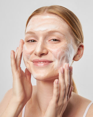 Espuma purificante para o rosto com flor de laranjeira amarga Mel Skin - 3